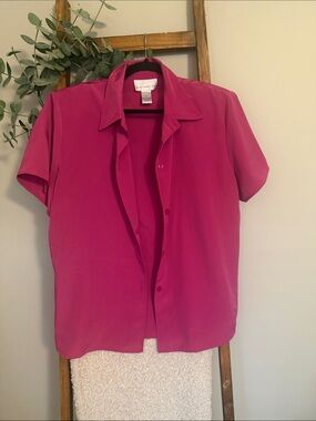 Susan Graved Short Sleeve Button Shirt - Fuchsia Pink